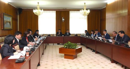 Эдийн засгийн байнгын хороо Зээлийн хэлэлцээрүүдийг зөвшилцлөө